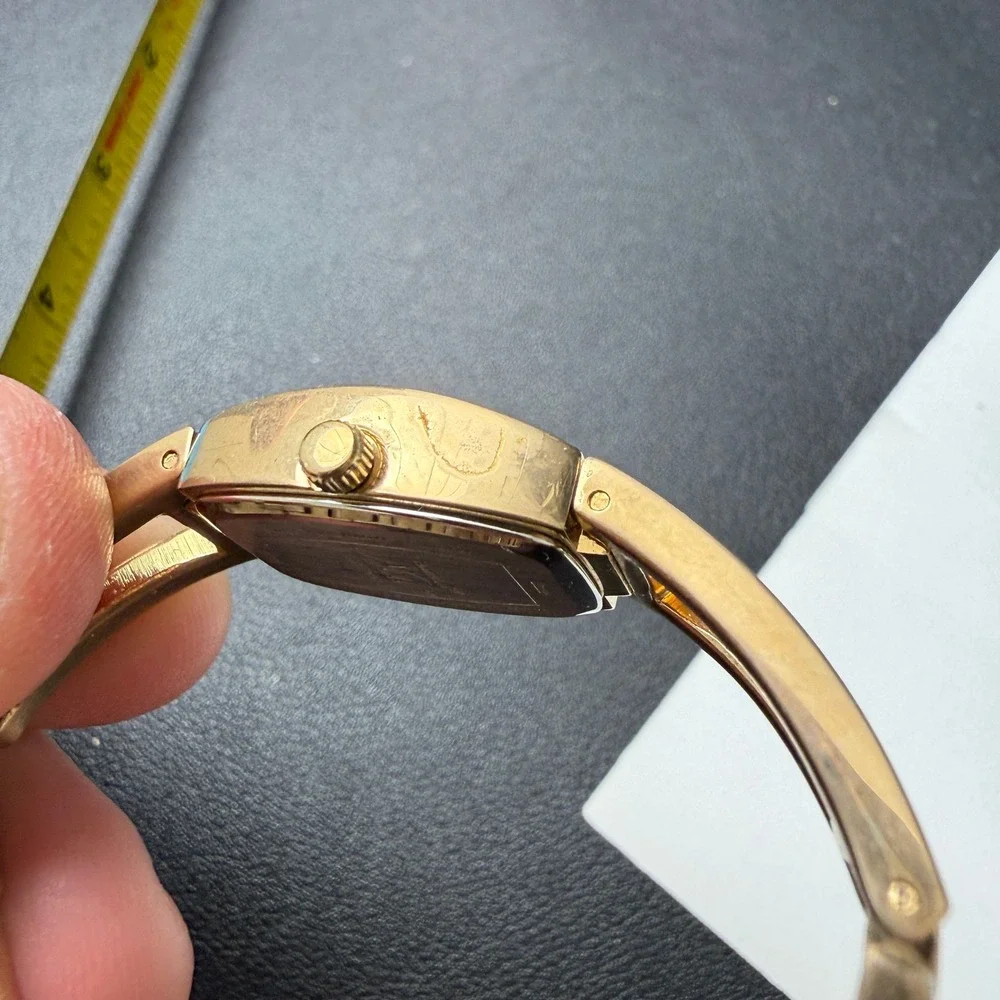Armitron‎ 75/3530GP Womens Crystal Accented Gold Tone Quartz Watch NEEDS BATTERY